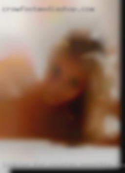 Looking for couples possible hookups for threesomes and select singles.