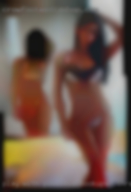 Play with couples and possible hookups for threesomes singes.